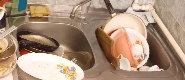 梦见一大堆脏碗要洗,梦见一堆脏碗准备要洗是什么意思图4