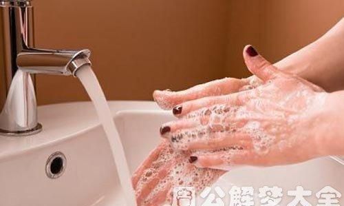 梦见洗手好不好,梦见给小孩洗手什么征兆图4