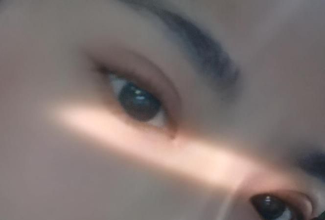 天蝎的眼神是天生的,眼神最有魅力的星座女生图1
