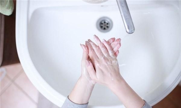 做梦梦见洗手怎么都洗不干净,梦见自己洗手是什么意思啊图2