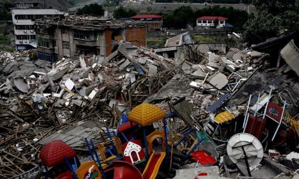 地震中死的人八字都一样,为什么汶川地震死那么多人图2